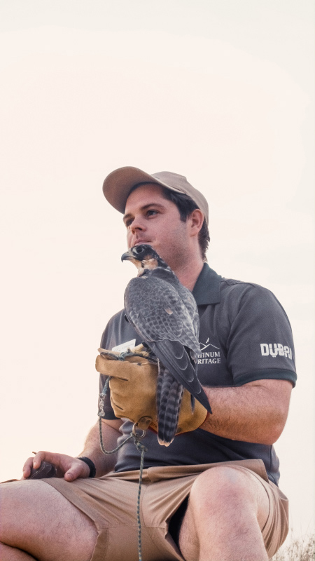 Professional falconer:<br>Lushano